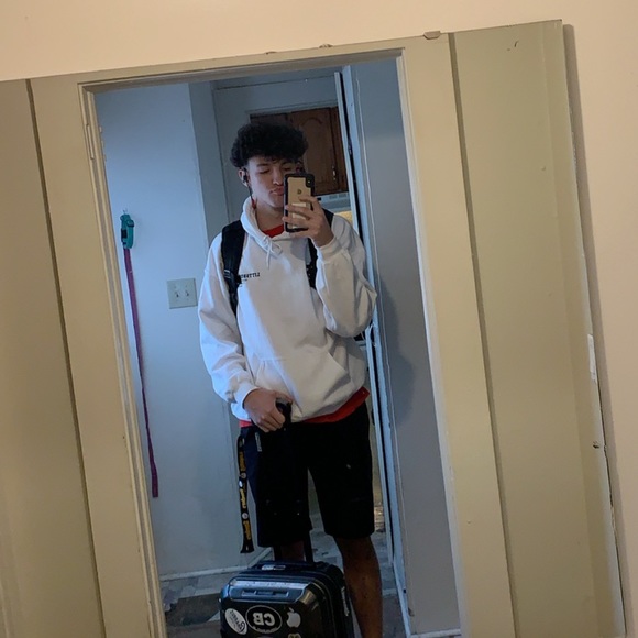 Meet your Posher, Chrystian - Picture 1 of 1